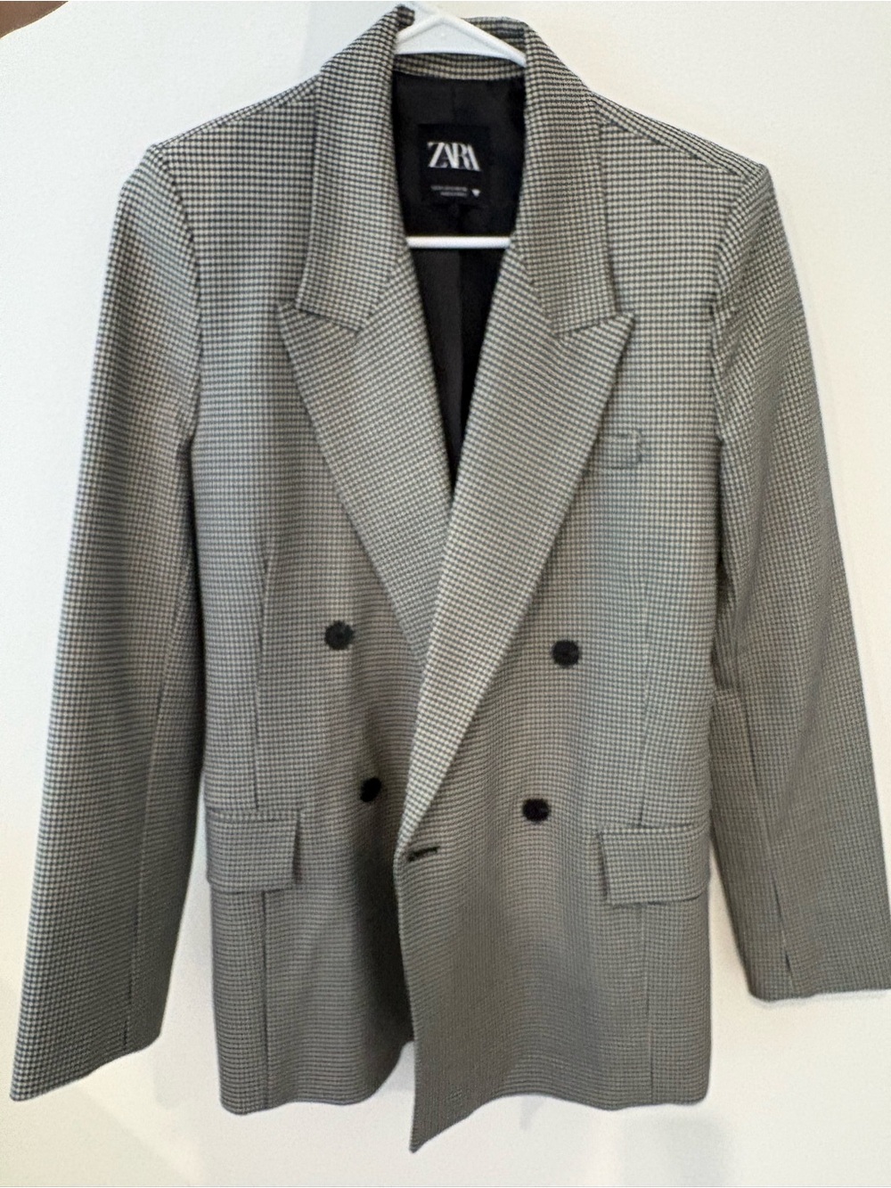 Zara Double-Breasted Houndstooth Blazer in Black & White